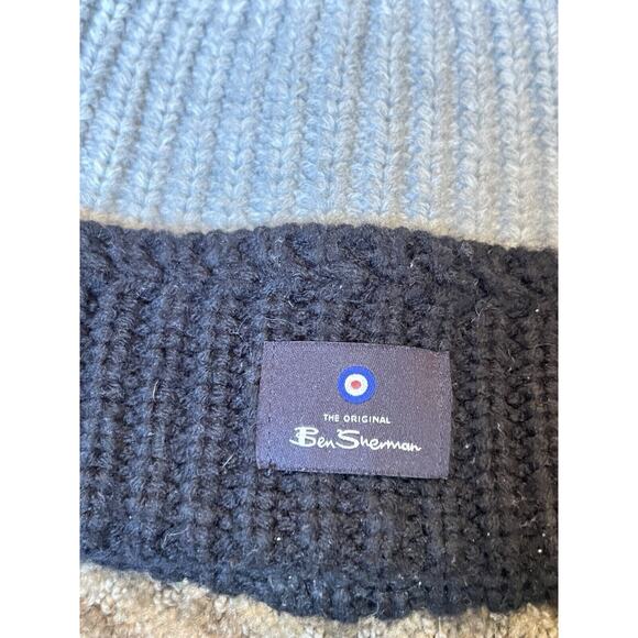 🩶Ben Sherman Acrylic Gray Knit Beanie With Navy Cuff And Logo Patch OSFM EUC!! - Picture 3 of 5